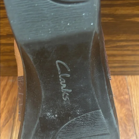 Clarks Soft leather, 2 inch clogs : super comfortable, condition used - Picture 3 of 8